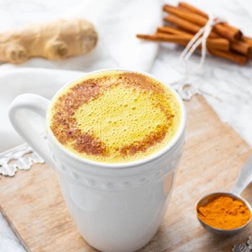 Turmeric Latte {Golden Milk}